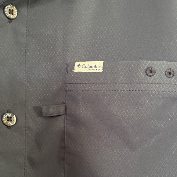 Columbia Men's Dark Blue Casual Button Down Shirt - Picture 3 of 6